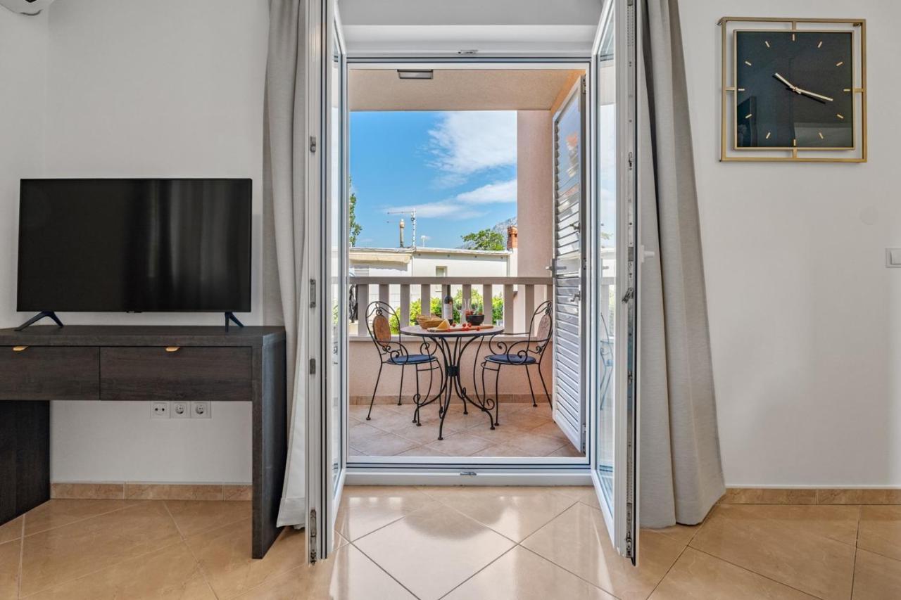 Villa Lux Промайна Екстер'єр фото