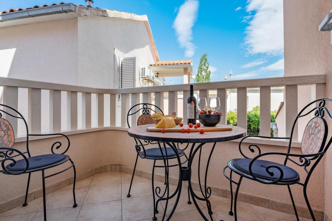 Villa Lux Промайна Екстер'єр фото